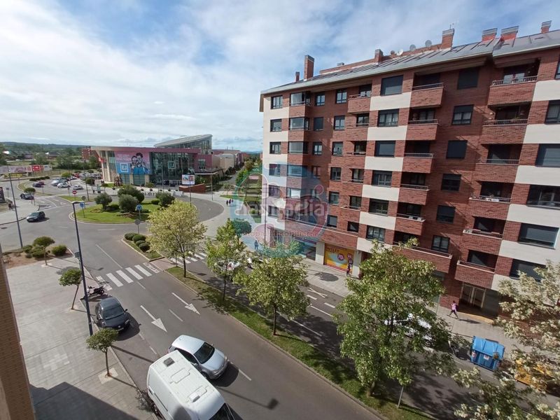 Foto 5bfed3f5-5a09-457c-95bf-d0928d0871b6. Appartement avec chauffage parking dans El Soto León