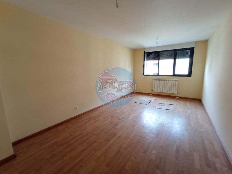 Foto b7a06608-e7df-4b33-aba3-5bf2c7832109. Appartement avec chauffage parking dans El Soto León