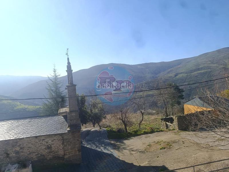 Foto a5861b19-09ee-4ff7-a609-154e36ad907a. Casa amb calefacció aparcament a Castrillo de Cabrera