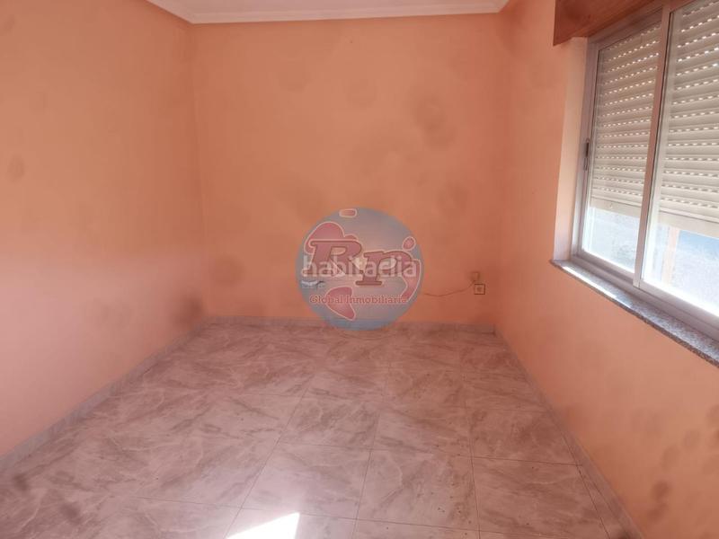 Foto 55c9f085-6e85-44d9-8e03-1ddb50a902d8. Casa con riscaldamento parcheggio in Castrillo de Cabrera