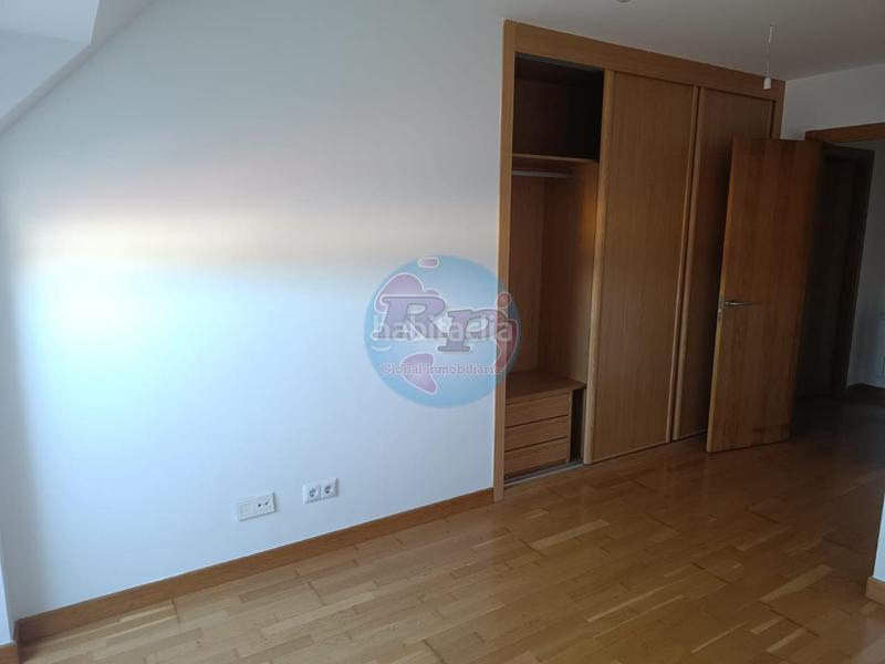 Foto e79da966-486d-48e5-86fd-eebf8abeed47. Dúplex amb calefacció a Armunia León