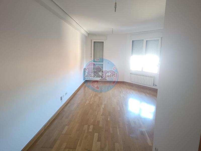 Foto f02e2c1d-8c87-4f7f-9d8f-4e04031dd8b4. Dúplex amb calefacció a Armunia León