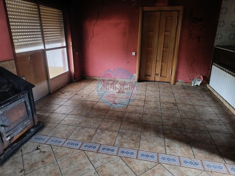 Foto e7e9267a-89e5-44d9-acc3-68da5dc62ae4. Haus in Valdesamario
