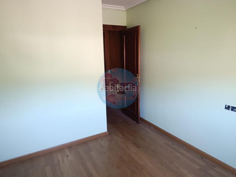 Foto e060a6da-ce54-42c2-89ee-85b4db0c9c35. Flat in Robla (La)