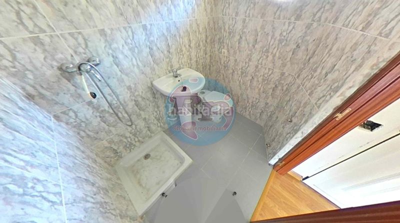 Foto 350b5ef8-f85b-4379-8672-24f7b711ceb4. Casa aparellada amb calefacció aparcament a Congosto