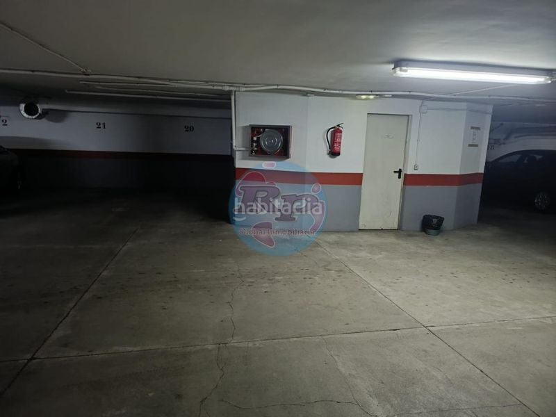 Foto abaeabbe-c472-4b37-8b84-d99132100c80. Car parking in Armunia León