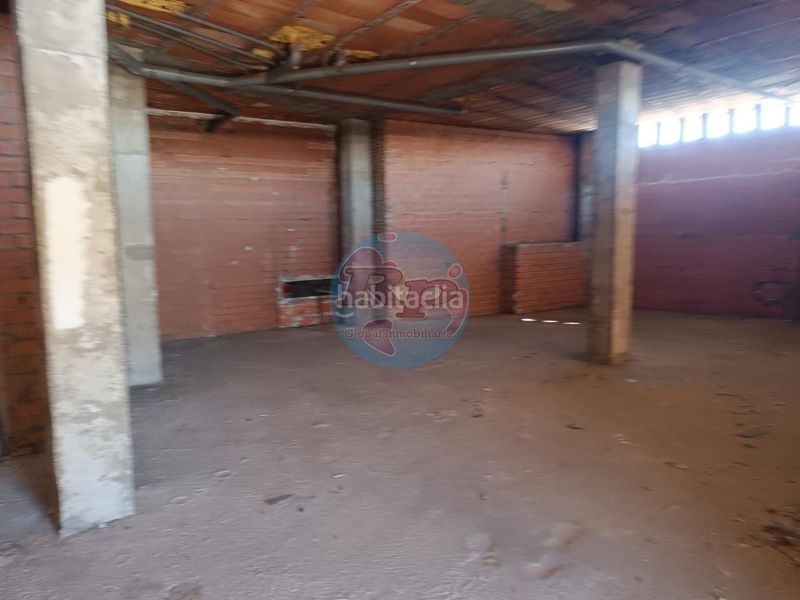Foto a9bd5025-dba6-45f9-9067-4774f6a99f0b. Geschäftsraum in Trobajo del camino