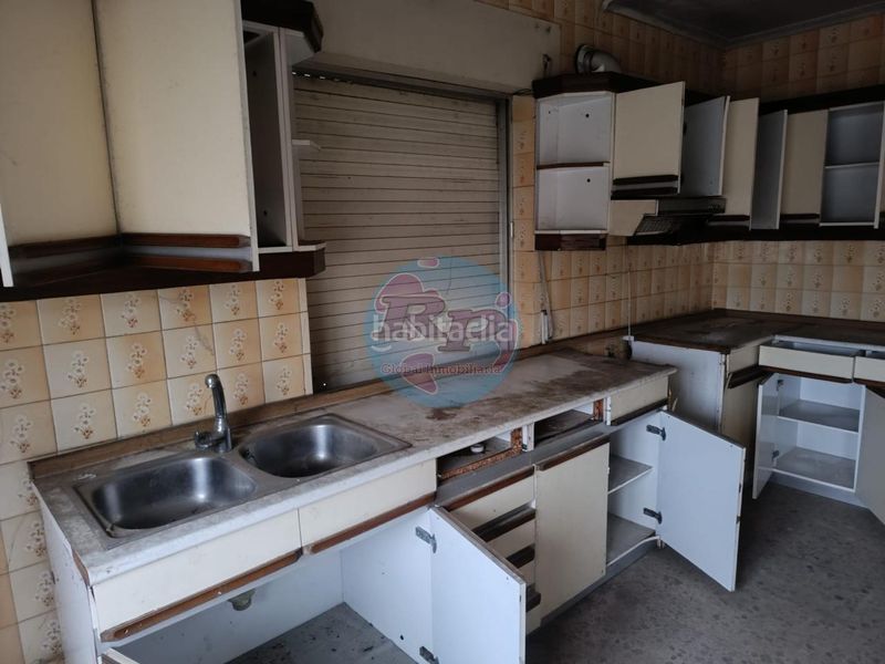 Foto d069d3bf-477f-416e-a4e4-e7f037204772. Casa amb calefacció aparcament a Bustillo del Páramo