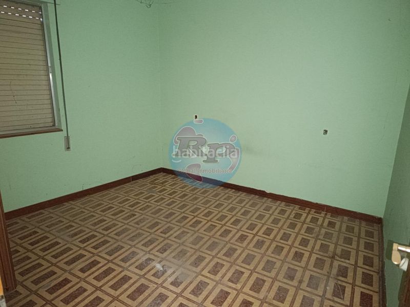 Foto e8657457-bc09-481c-8cd1-09b1be64854b. Casa amb calefacció aparcament a Bustillo del Páramo