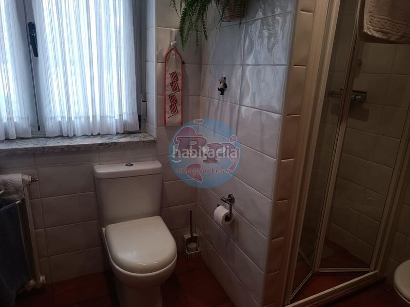 Foto 5c8de5ca-f0e8-469f-b02d-0fa7de606ff1. Haus mit heizung parking in Trobajo del camino