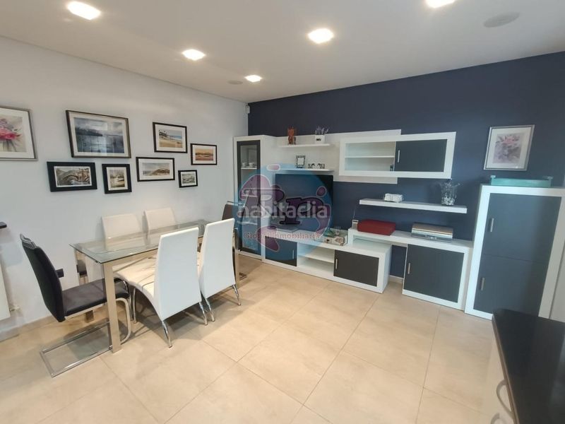 Foto 959609d3-6766-4bd3-a2c2-01556f8d1259. Haus mit heizung parking in Trobajo del camino