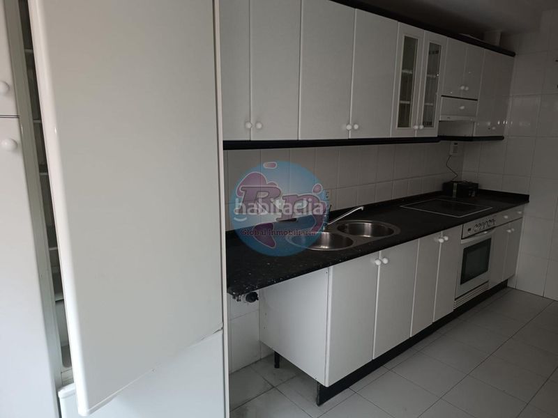 Foto 1fcc9934-b3ca-44f2-ad75-a34b134a0e68. Appartamento con riscaldamento parcheggio in Centro Ponferrada