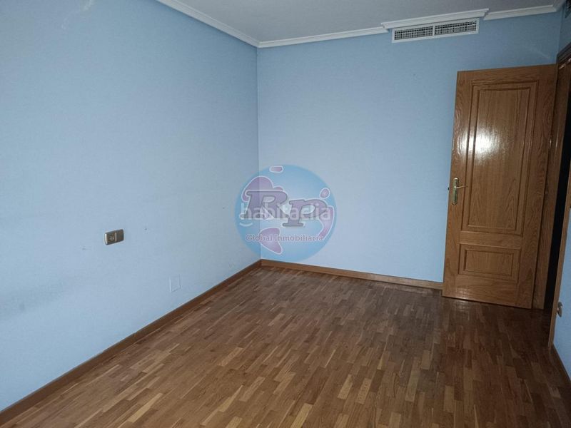 Foto 4f9f495e-49c5-4e9f-a422-d5ed598db164. Appartamento con riscaldamento parcheggio in Centro Ponferrada