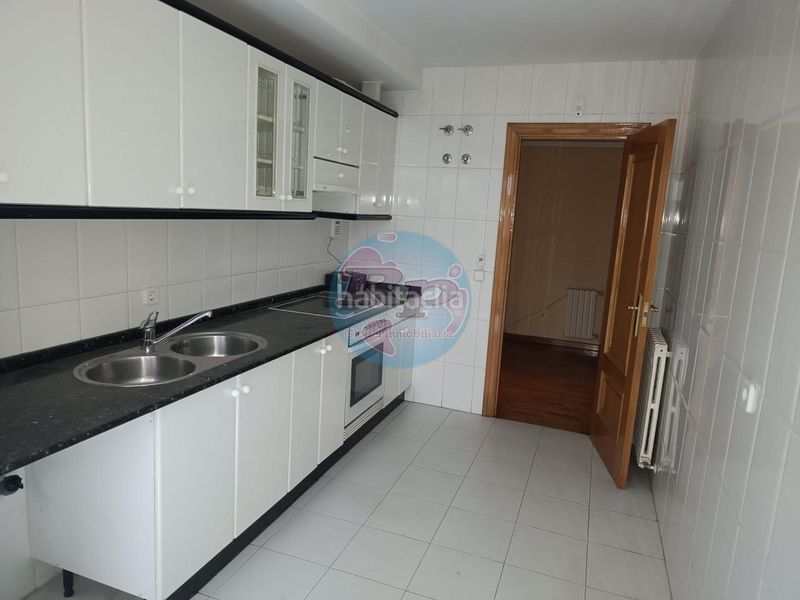 Foto d663075e-9fa7-416b-9667-ebb6cd26547d. Appartamento con riscaldamento parcheggio in Centro Ponferrada
