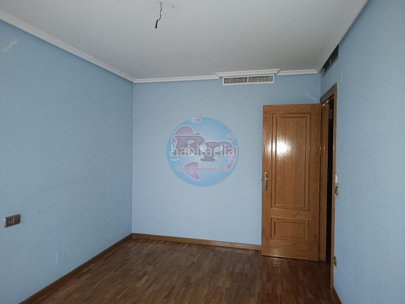 Foto f884a6e3-b5cc-43a6-876e-c76cbf0ff9c8. Appartamento con riscaldamento parcheggio in Centro Ponferrada