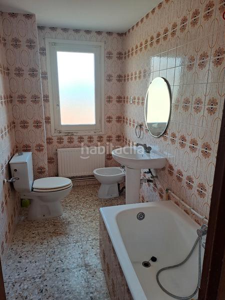 Foto 1b6cf735-23a6-4c25-85e9-5324fcfa28ba. Flat with heating in Cortes