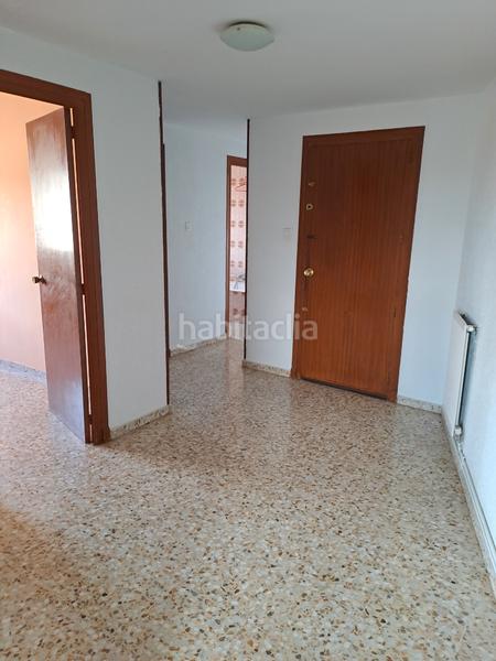 Foto 85674ddf-6038-43f0-bb9b-292c0ca812b1. Flat with heating in Cortes