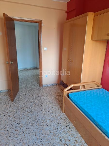 Foto a80c1424-df43-45bd-9980-ad69140ebb6b. Flat with heating in Cortes