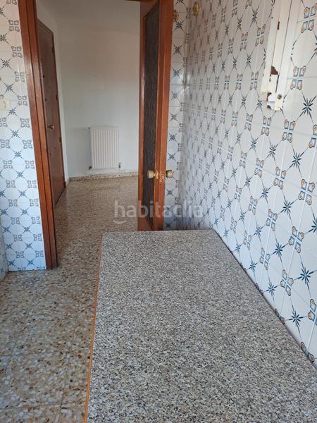 Foto ec82b0c9-287c-465d-9dd8-35d9962f121f. Flat with heating in Cortes