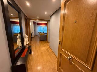 Appartement à Plaza de los lagos azules 8. Miralbueno-plaza lagos azules