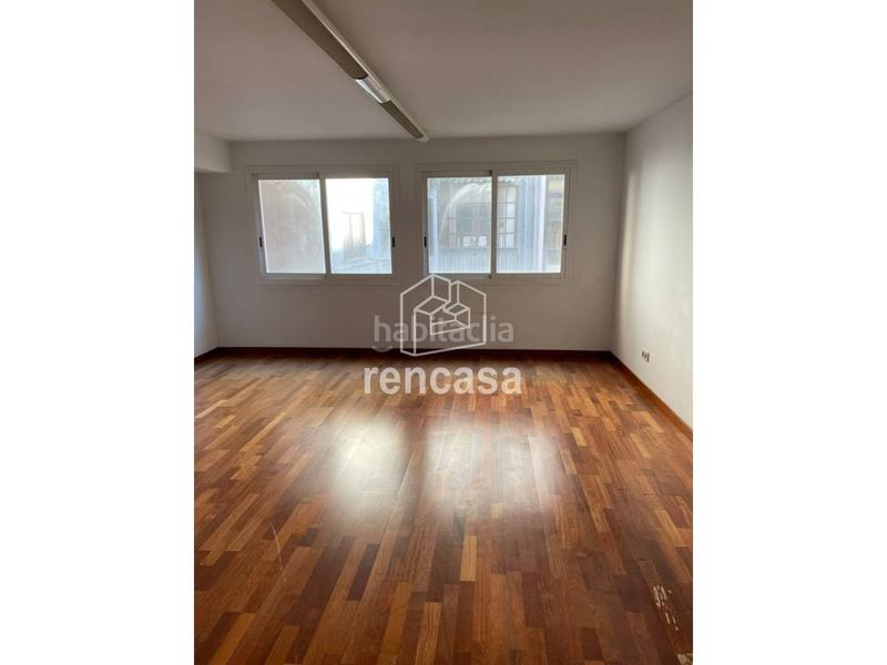 Foto b74b3897-42c0-4f29-bef7-209b6dff5487. Alquiler local comercial local zona auditorio en Centre Històric Lleida