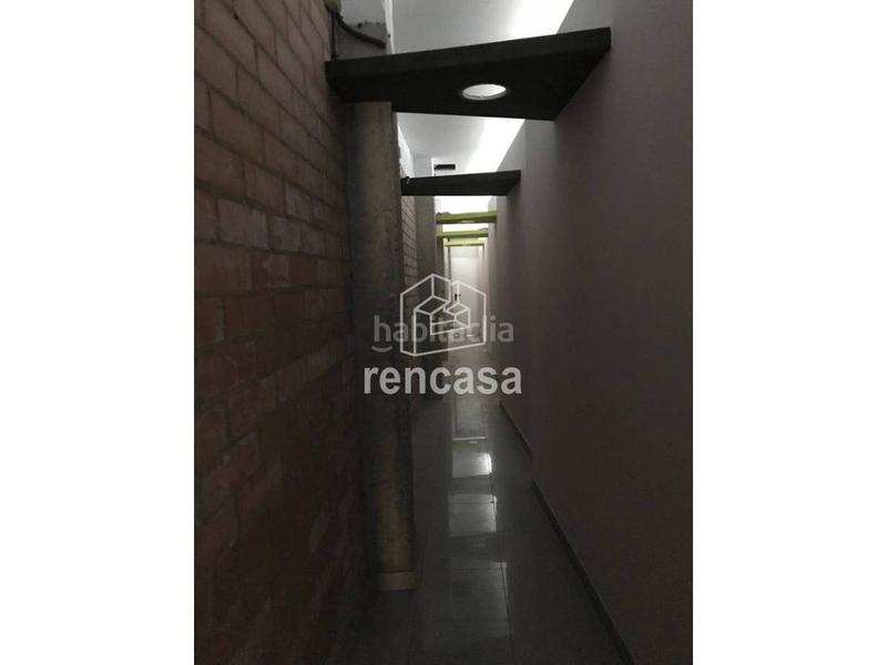 Foto b822ba2f-b106-48f1-8bf7-3be0e596749a. Rent business premise in Príncep de Viana-Clot-Xalets Humbert Torres Lleida