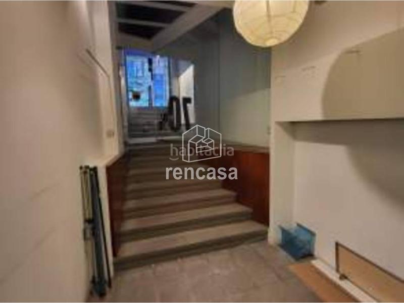 Foto acdbbb4f-dfb5-4072-ad35-66f6708a6f7a. Alquiler local comercial local en venta en eix comercial en Lleida