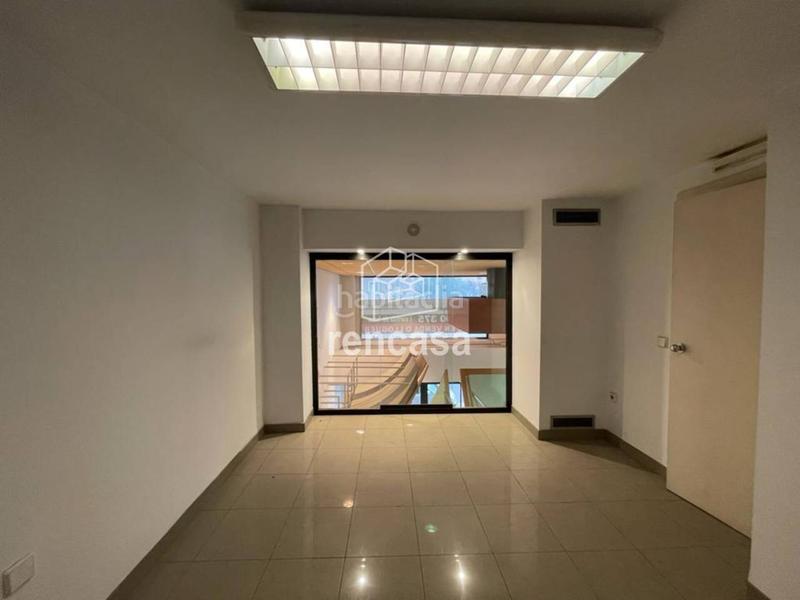 Foto 99b544c4-d506-458f-b4f5-1b8c613b21c1. Local comercial  en Cappont Lleida