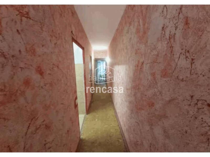Foto c1d0fcfd-5107-43b3-89dc-3e020f145632. Piso para inversión piso y local en Mariola Lleida