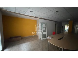Lloguer Local Comercial  Calle doctor combelles. Local comercial