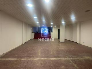 Location Local commercial  Anselm clavé. Zona renfeeje comercial