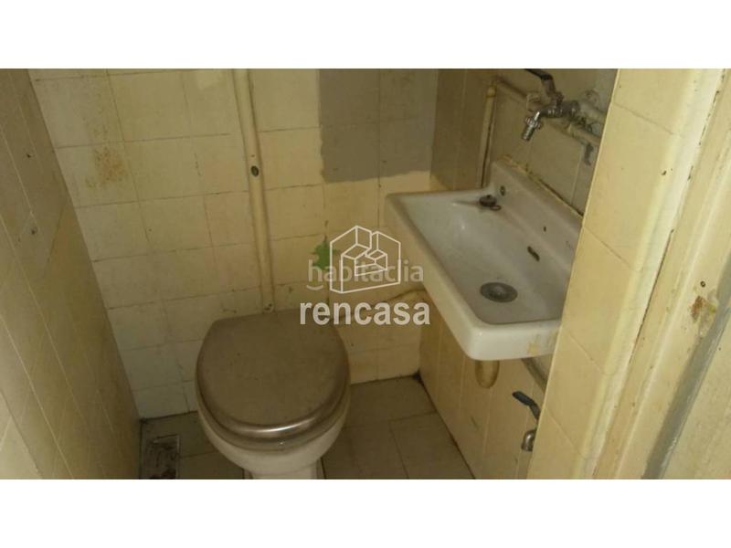 Foto c86422de-e7bb-46cf-91e8-8ffbff0f9ab5. Affitto locale commerciale in Centre Històric Lleida