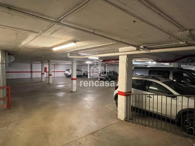Foto 153ff996-a4d2-4a8e-9020-f498cbc86bb3. Parking coche plazas de parking en venta en palauet en Lleida