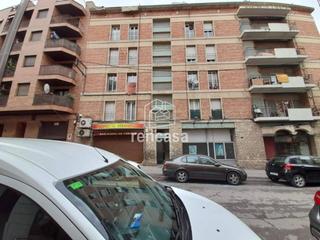 Edifici  Alfred perenya. Edificio en zona alta