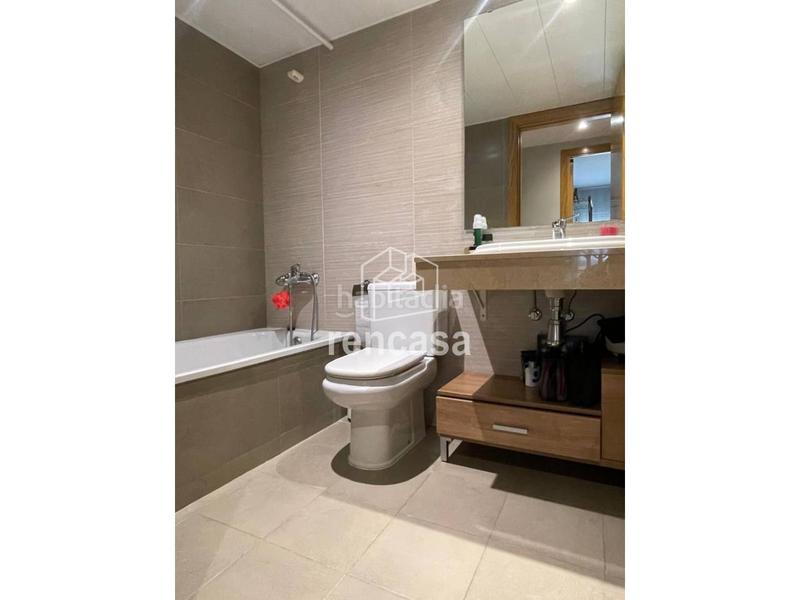 Foto 86b3325a-e43d-4a5e-b570-8fc6cdbb8ba5. Piso cap pont con piscina en Cappont Lleida