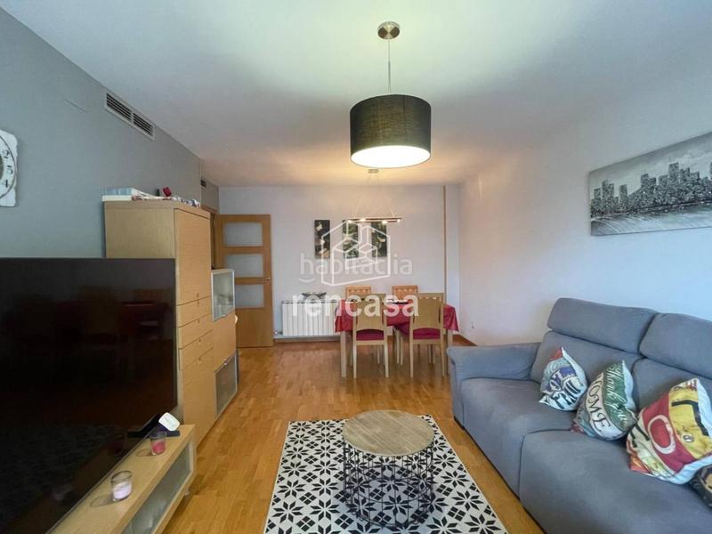 Foto e3aa5fd6-5fe1-4f50-81bd-3e64cd5c0e96. Piso cap pont con piscina en Cappont Lleida