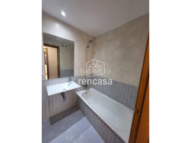 Foto 16f6a8ed-1ff8-4d18-afbb-7c21ed5ad134. Piso s practicamente nuevos con pisicina en Mariola Lleida