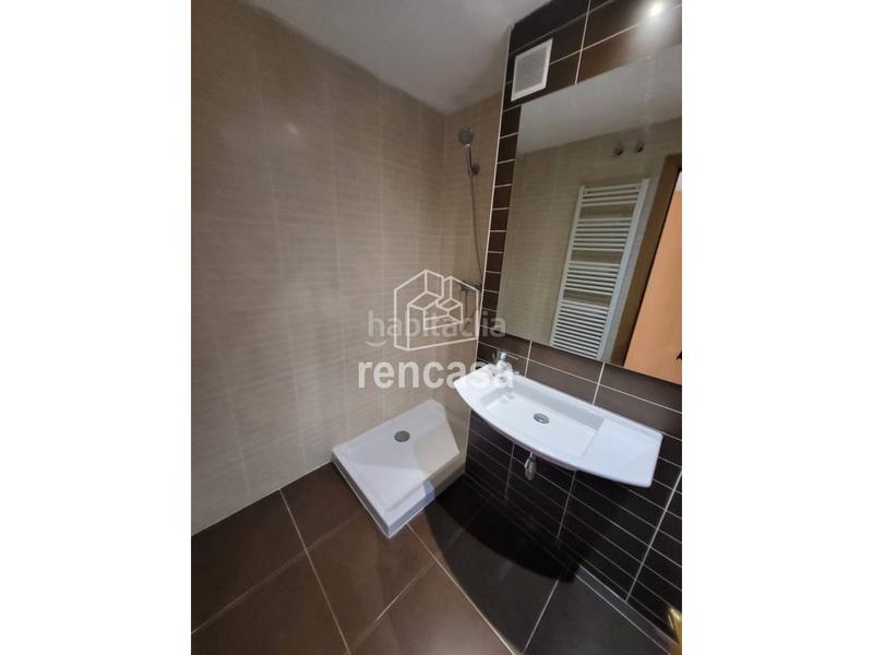 Foto 3f1ddad4-de5a-4eee-bd92-3ca3324b37d5. Piso s practicamente nuevos con pisicina en Mariola Lleida