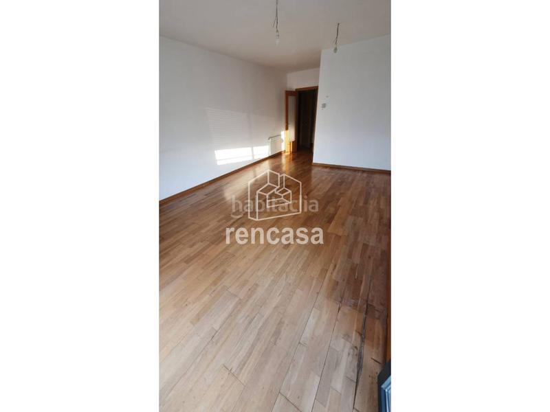 Foto bfd6a04c-6b13-4e43-9254-58614cfcbfbf. Piso s practicamente nuevos con pisicina en Mariola Lleida