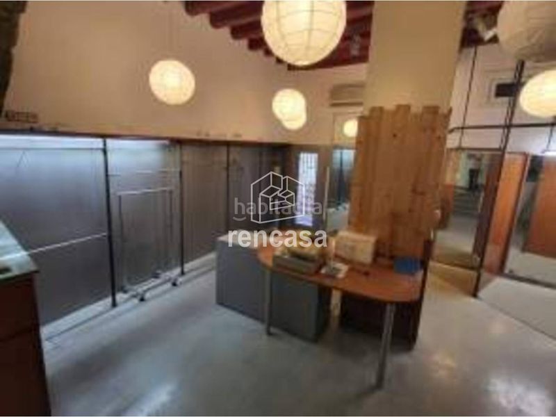 Foto ccad589a-160b-46ea-b8d6-9a7d5a12bef6. Local comercial a Centre Històric Lleida