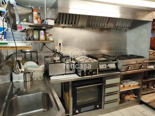 Umzug Geschäftsraum in Príncep de Viana-Clot-Xalets Humbert Torres. Bar zona prat de la riba
