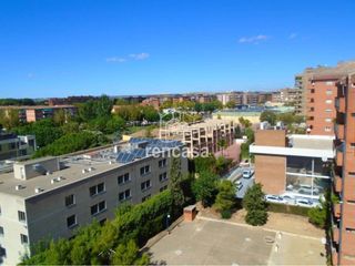 Location Appartement  Avenida pius xii. Estudiantes, zona carrefour