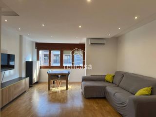 Miete Etagenwohnung  Calle princep de viana. Piso reformado con garaje incluido junto a la estación lleidapir
