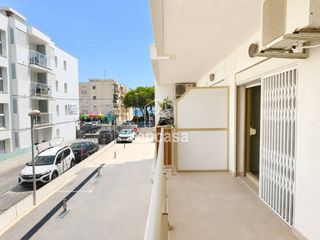 Pis  Avenida diputaci�. Piso reformado con balc�n y vistas laterales al mar en vilafortu