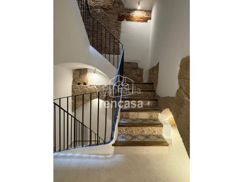 Foto c2412fb7-94a3-4e96-b123-f226bb34f573. Piso edifici leyda obra nueva en edificio histórico rehabilitado en Lleida