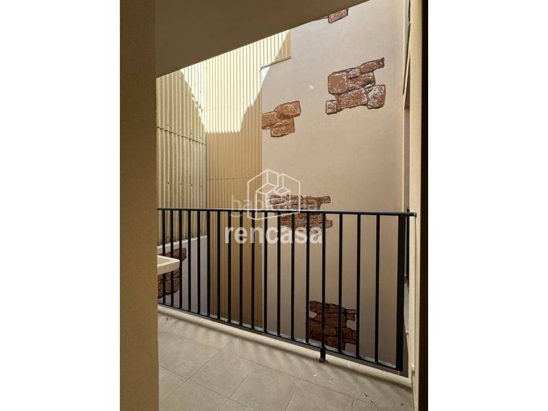 Foto cebf0c35-3f49-47c7-a2a6-865a09090573. Piso edifici leyda obra nueva en edificio histórico rehabilitado en Lleida
