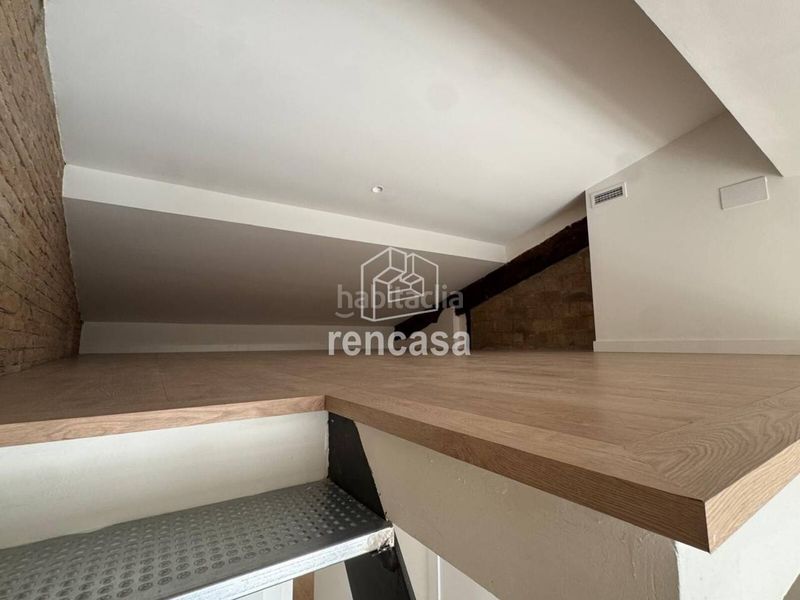 Foto d8a48d8a-9110-47a3-81ba-8c9e3ea0cae5. Àtic amb calefacció a Centre Històric Lleida