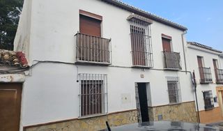 Casa en Calle dep�sito 12. Vivienda unifamiliar adosada de 144 m� con patio en calle dep�si