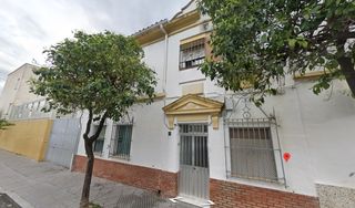 Casa adosada en Calle de tenerife 10. Proindiviso vivienda de 163 m� en c�rdoba
