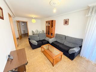 Location Appartement à Calle reina zaida 10. Piso amueblado para estudiantes de 4 habitaciones